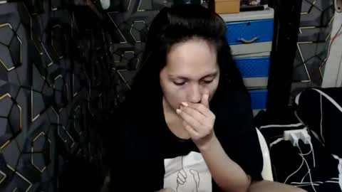 yumi online show from 03/29/26, 11:05