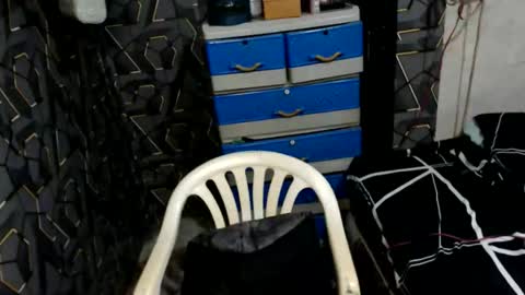 yumi online show from 04/05/26, 12:30