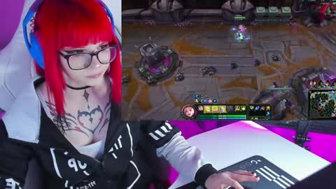 Snapshot of yumi_youkai chatting on 01/24/25, 10:08 Yumi 3 online show from 01/24/25, 10:08