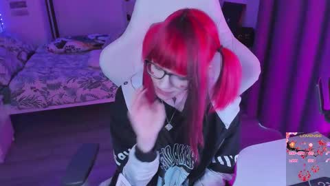 Snapshot of yumi_youkai chatting on 10/14/25, 12:50 Yumi 3 online show from 10/14/25, 12:50