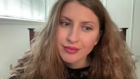 yumiandwolf online show from 03/08/26, 08:45