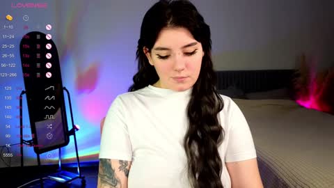 YumemiyaYumi online show from 12/22/24, 09:53