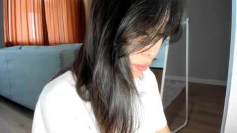 Yumi online show from 12/26/24, 06:52