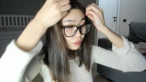 Yumi online show from 01/28/25, 04:08