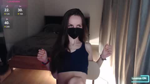 yummy_waffle online show from 02/14/26, 04:48