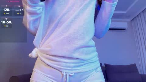 Snapshot of yummy_yuna chatting on 05/27/26, 08:17 Yumi online show from 05/27/26, 08:17