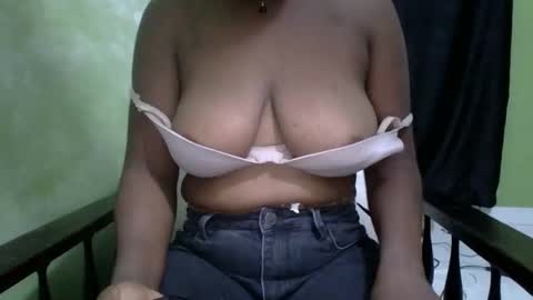 YUMMY online show from 09/24/25, 03:37