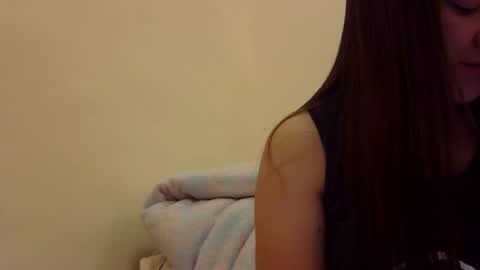 yummyclaya online show from 12/04/25, 02:26