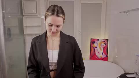 Snapshot of yummyemiily chatting on 02/09/26, 04:55 Emily online show from 02/09/26, 04:55