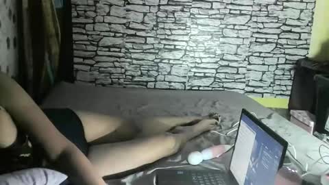 yummyhottiemom online show from 02/23/25, 08:00