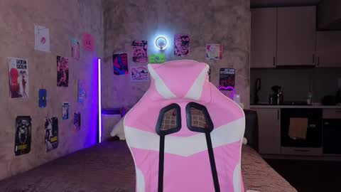 Lisa online show from 02/26/25, 08:22