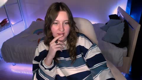 Snapshot of yummypolly chatting on 01/10/25, 12:59 YummyPolly online show from 01/10/25, 12:59