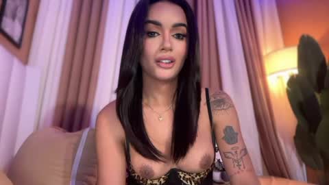 Goddes Renalyn online show from 04/18/26, 07:58