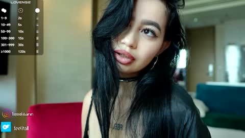 Snapshot of yuna_leen chatting on 06/15/26, 05:20 yuna_leen online show from 06/15/26, 05:20