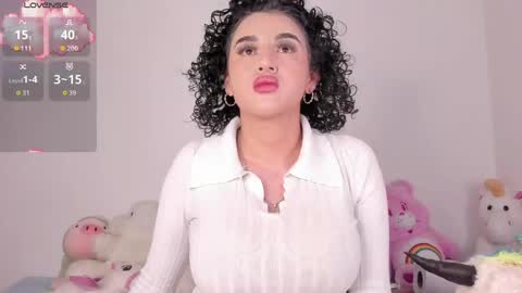 yunahott_ online show from 05/17/26, 04:32