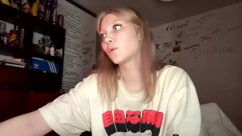 yunarosee online show from 01/18/26, 08:01