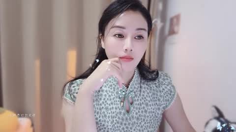 YunEr online show from 12/05/25, 03:30