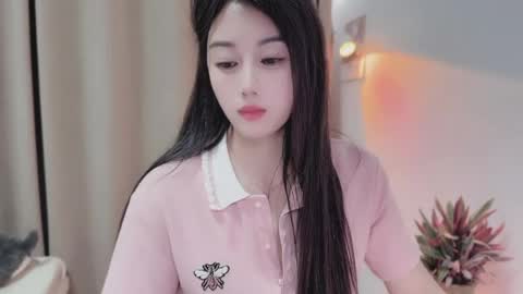 Snapshot of yuner0715 chatting on 05/13/26, 04:15 YunEr online show from 05/13/26, 04:15