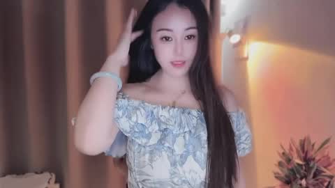 Snapshot of yuner0715 chatting on 05/15/26, 03:35 YunEr online show from 05/15/26, 03:35