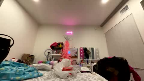 BbyTSSLut online show from 11/10/25, 02:21