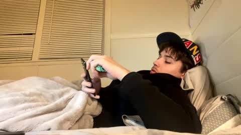 yungstudbev online show from 02/02/25, 10:39