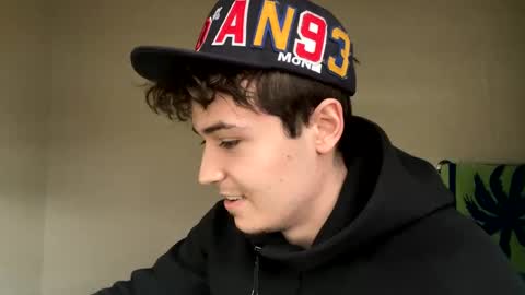 yungstudbev online show from 02/11/25, 08:31