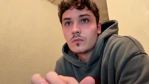 yungstudbev online show from 10/04/25, 01:36