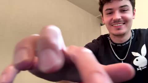 yungstudbev online show from 10/04/25, 08:07