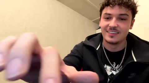 yungstudbev online show from 10/13/25, 05:18