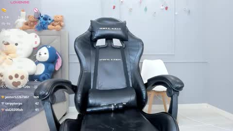 yunleah online show from 02/03/26, 06:22