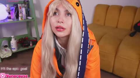 yunorose_ online show from 01/11/26, 03:55