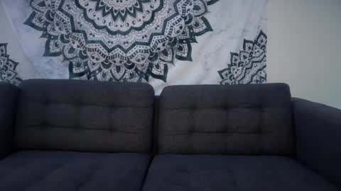 yurdreams_22 online show from 11/21/25, 04:27