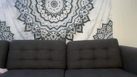 yurdreams_22 online show from 01/16/26, 04:27