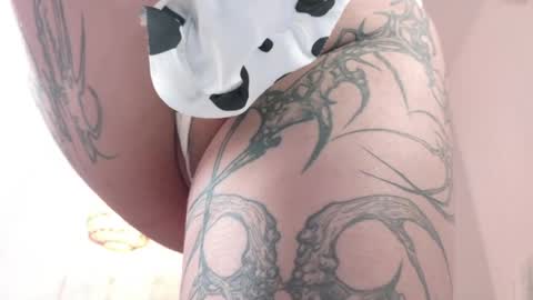 Hi My name Yuriko online show from 04/18/26, 09:13