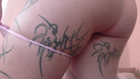 Hi My name Yuriko online show from 04/25/26, 09:23