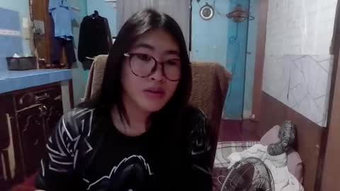 yuriyumixx_xoxo online show from 10/18/25, 10:27