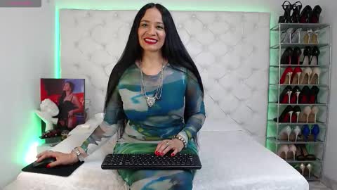    2  online show from 10/08/25, 02:53