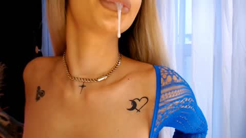 Snapshot of yuukenzi chatting on 12/28/24, 06:49 Maria online show from 12/28/24, 06:49