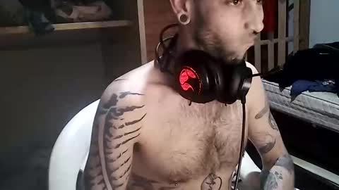 Yuumi online show from 10/15/25, 08:14