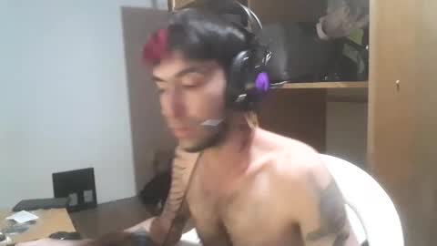 Yuumi online show from 10/20/25, 05:19