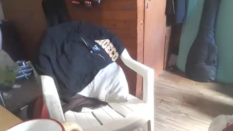 Yuumi online show from 12/17/25, 06:14