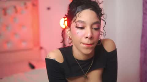 Yuyi Cam online show from 09/29/25, 03:22