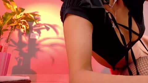 Snapshot of yuyi_cam chatting on 07/17/26, 01:56 Yuyi Cam online show from 07/17/26, 01:56