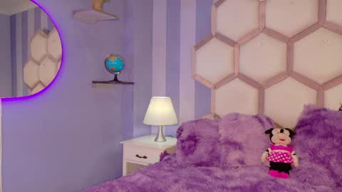 yvi online show from 04/09/26, 11:48