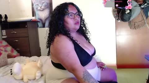 yvonn online show from 11/10/25, 02:10