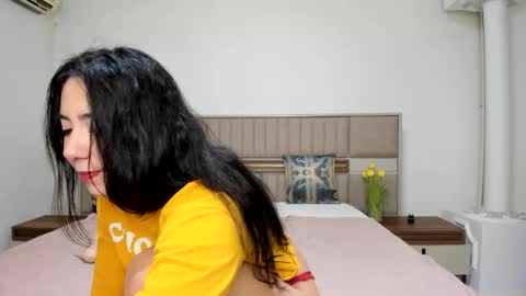 yvonnebabe online show from 12/28/24, 06:28