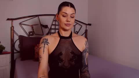 I V Y   online show from 03/31/26, 07:47