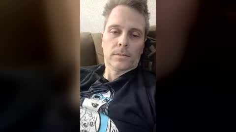 Snapshot of yxs25 chatting on 07/19/26, 04:00 Charles online show from 07/19/26, 04:00