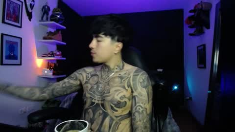 zac_muller1 online show from 11/29/25, 09:34