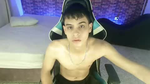 Snapshot of zacariass_ chatting on 09/25/25, 03:54 ZACARIAS online show from 09/25/25, 03:54